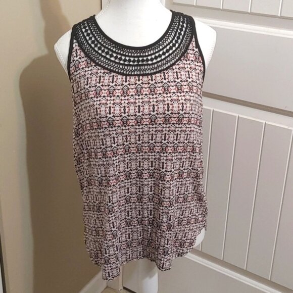 Reitmans Medium geometric tank top tshirt sleeveless lace neck detail blouse - Picture 1 of 5